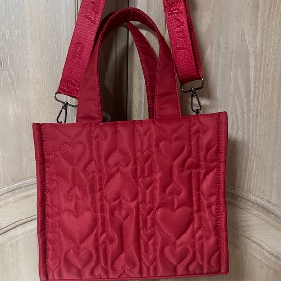 NEW Betsey Johnson Red Quilted Shoulder Bag with Teddy Charm - Picture 4 of 16